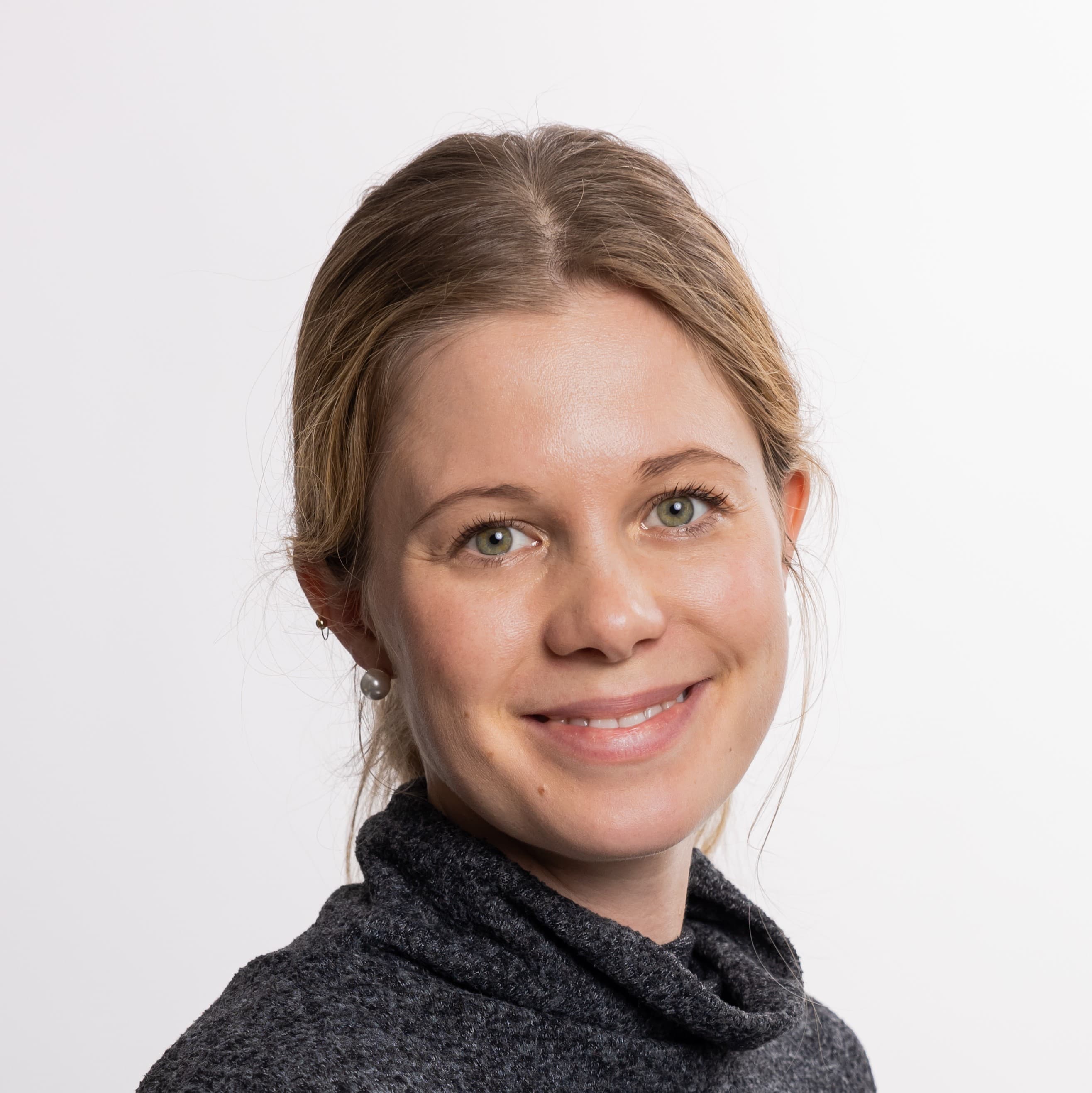 Julia Palosaari  — Pihlajalinna