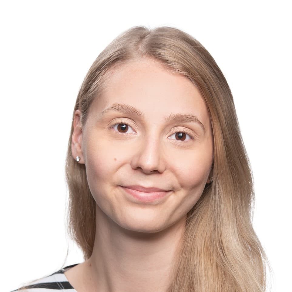 Lotta Jämiä  — Pihlajalinna