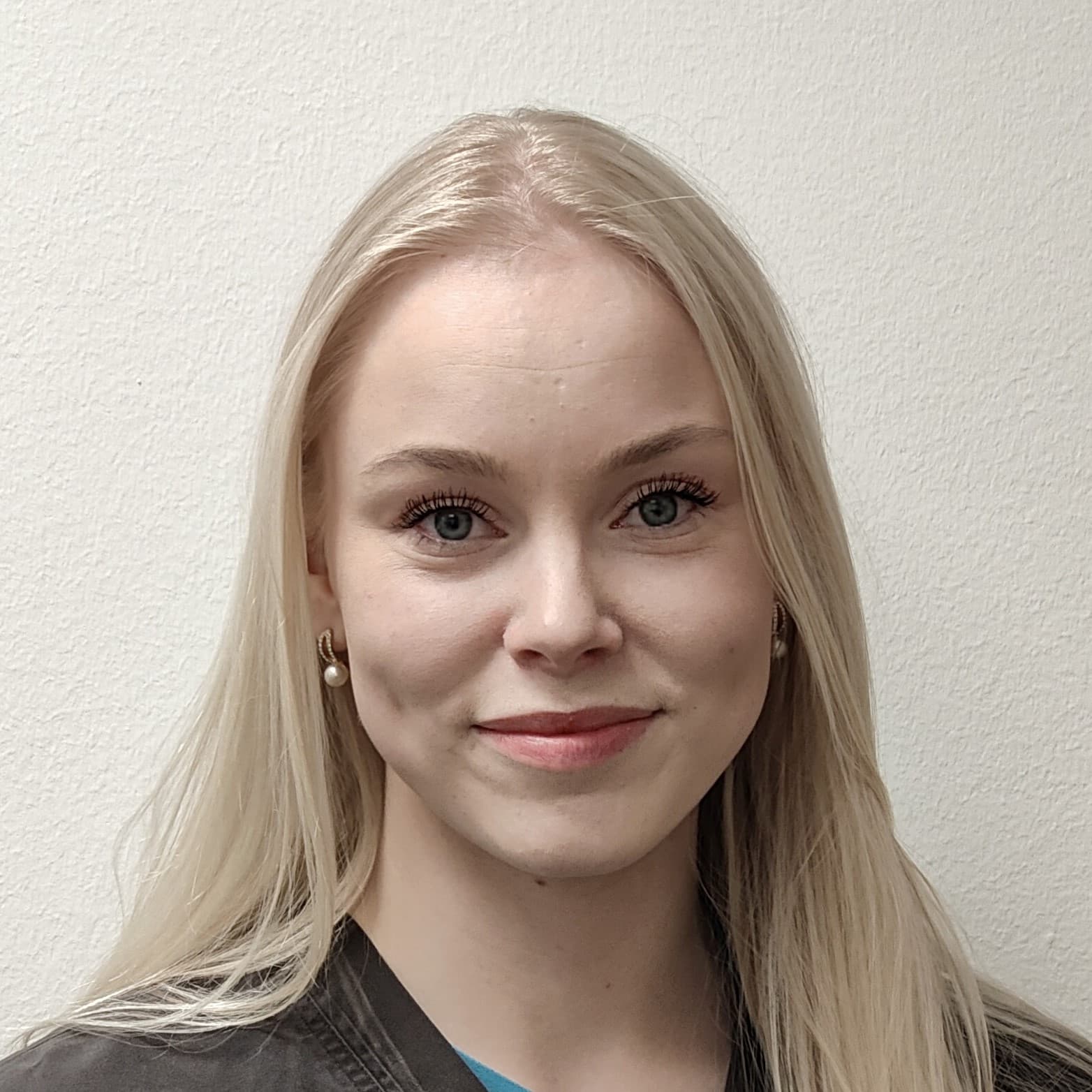 Meri Niemelä  — Pihlajalinna