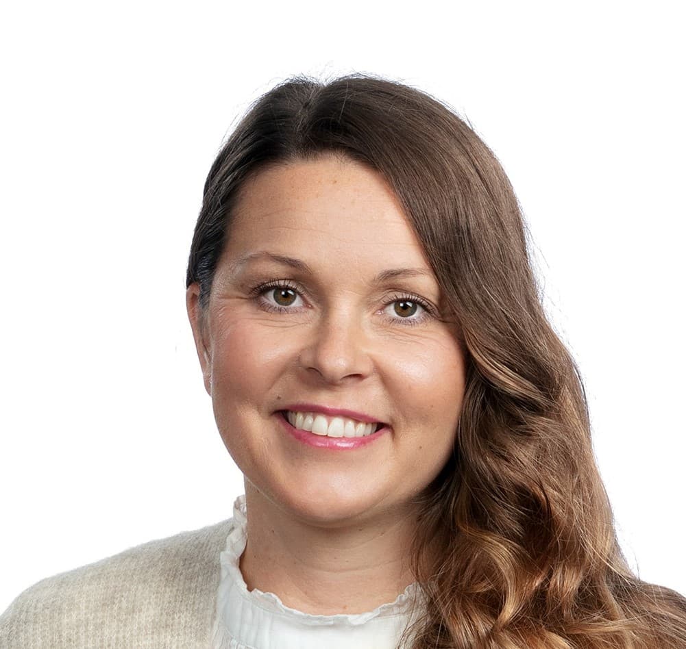 Ilona Kivisaari  — Pihlajalinna