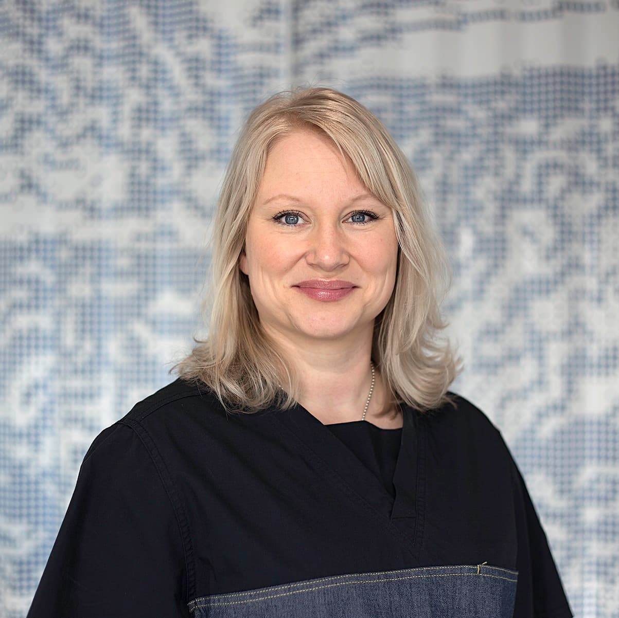 Anne Ruotsalainen  — Pihlajalinna