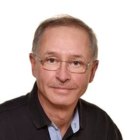 Pauli Puolakkainen Professori — Pihlajalinna