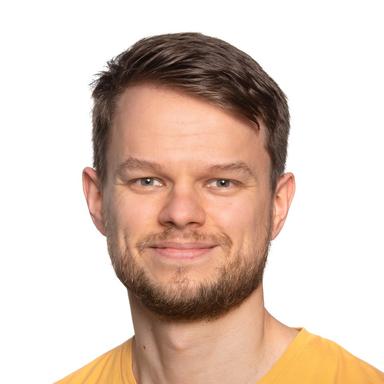 Jaakko Laaksonen, Medicine licentiat — Pihlajalinna