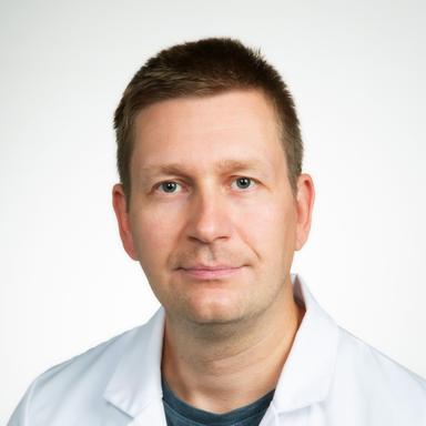 Jussi Mäkelä, Medicine doktor — Pihlajalinna