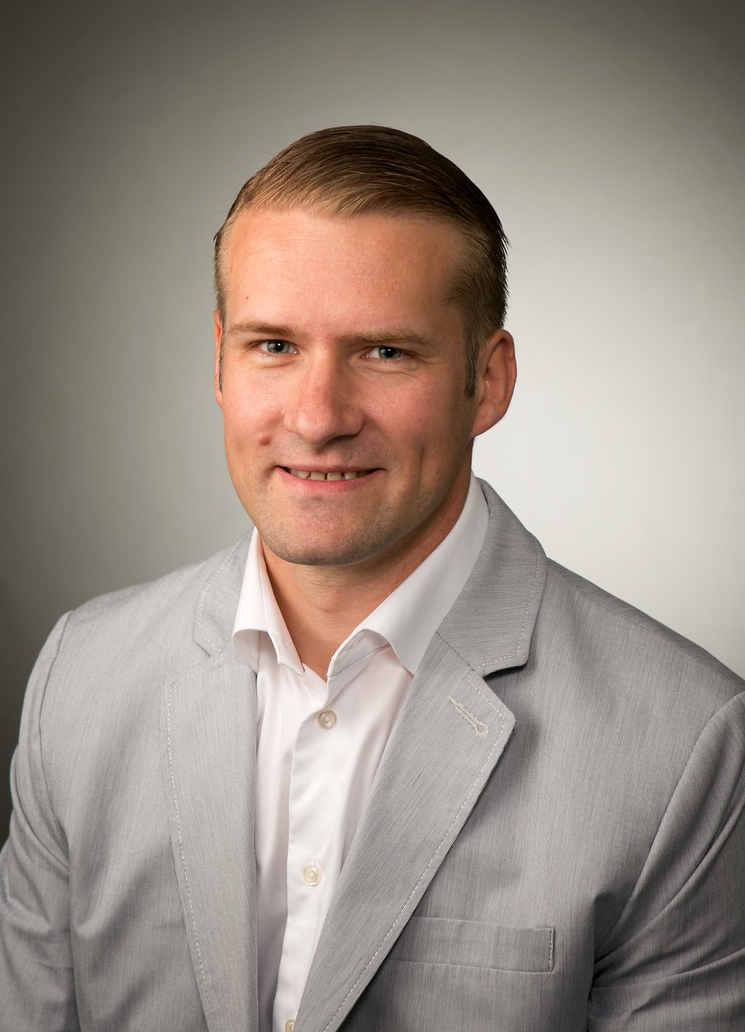 Tatu Mäkinen Dosentti, Lääketieteen tohtori — Pihlajalinna