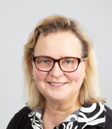 Pirjo Käkelä, Medicine licentiat, Medicine doktor, Docent — Pihlajalinna