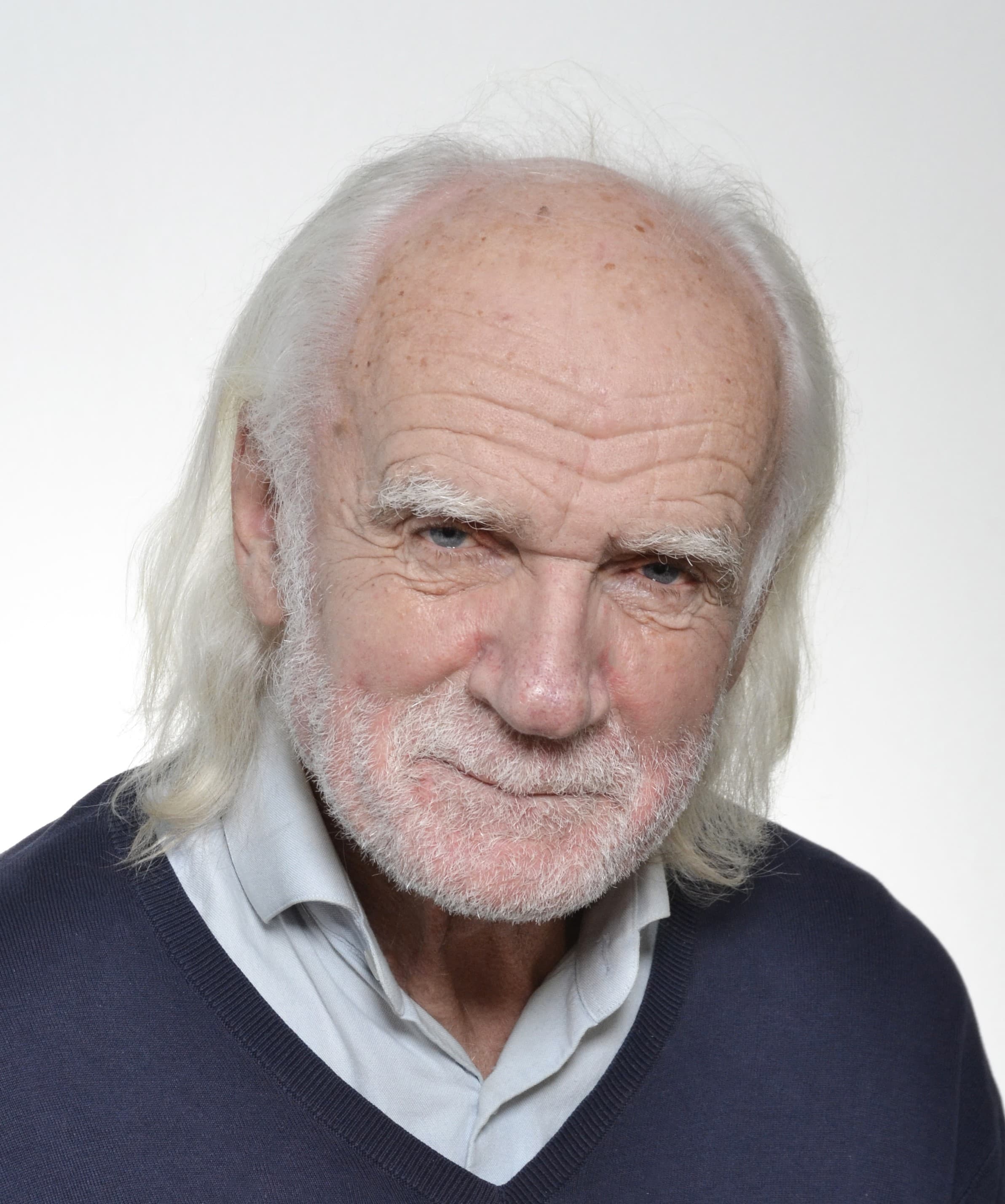 Juha Pohjola Lääketieteen lisensiaatti — Pihlajalinna