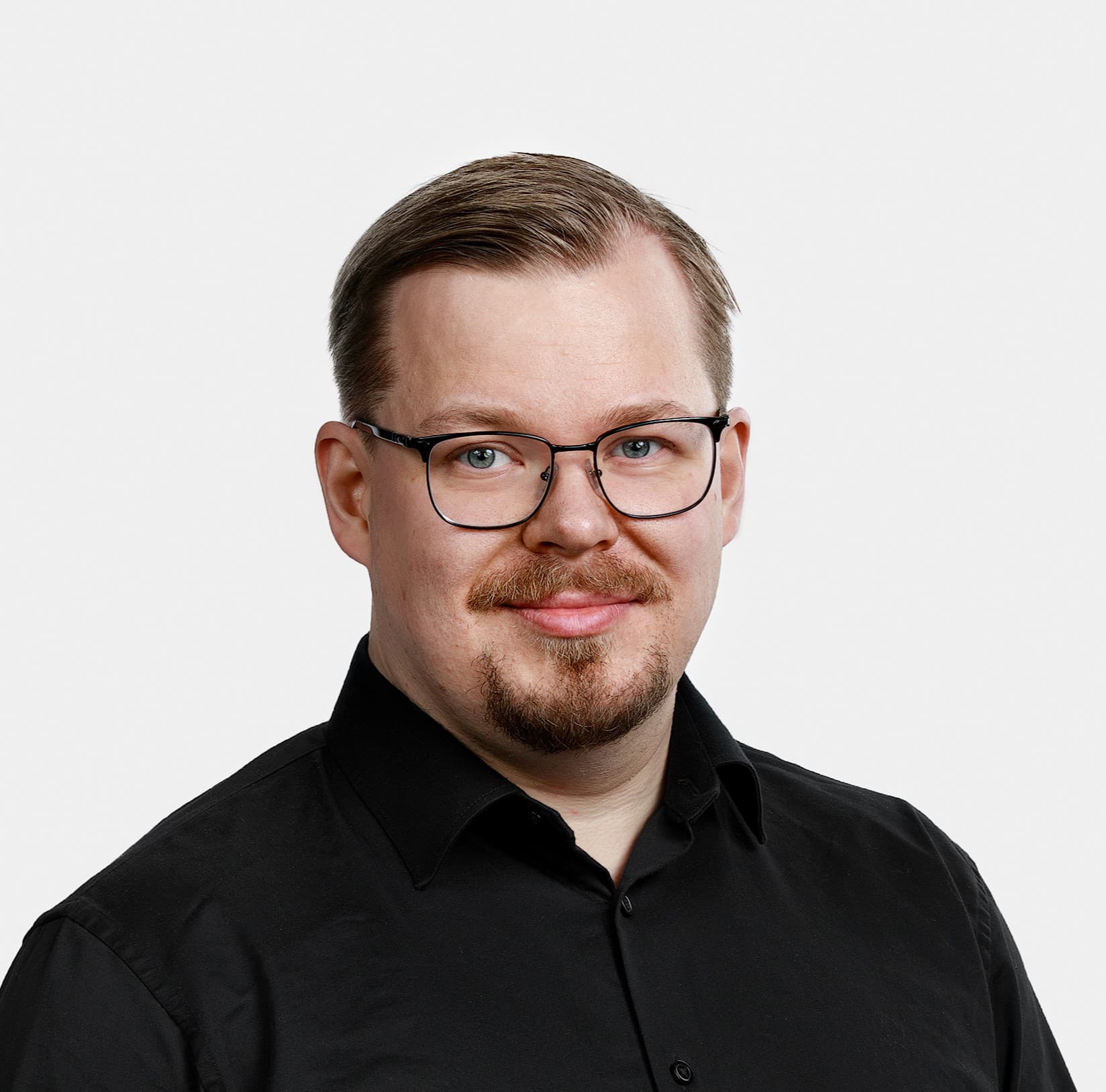 Ahti Kemppainen — Pihlajalinna