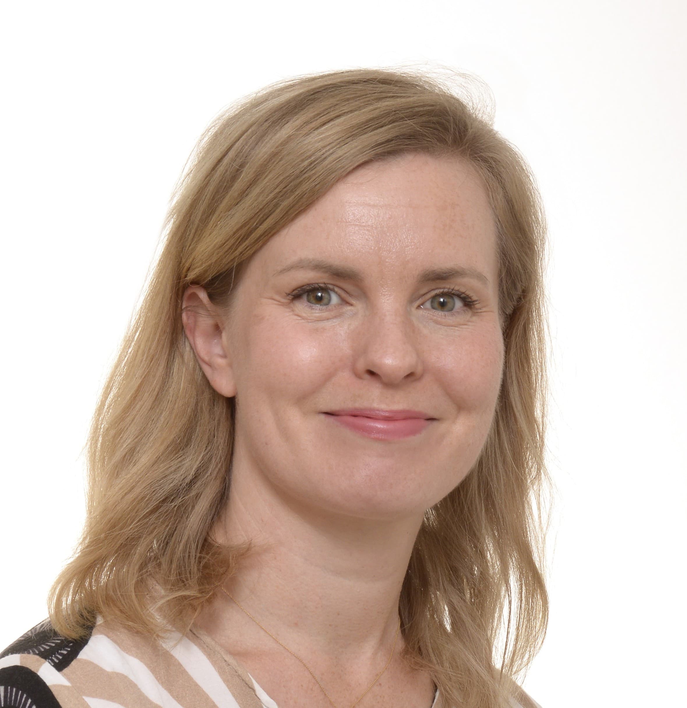 Nea Helle, Lääketieteen tohtori — Pihlajalinna