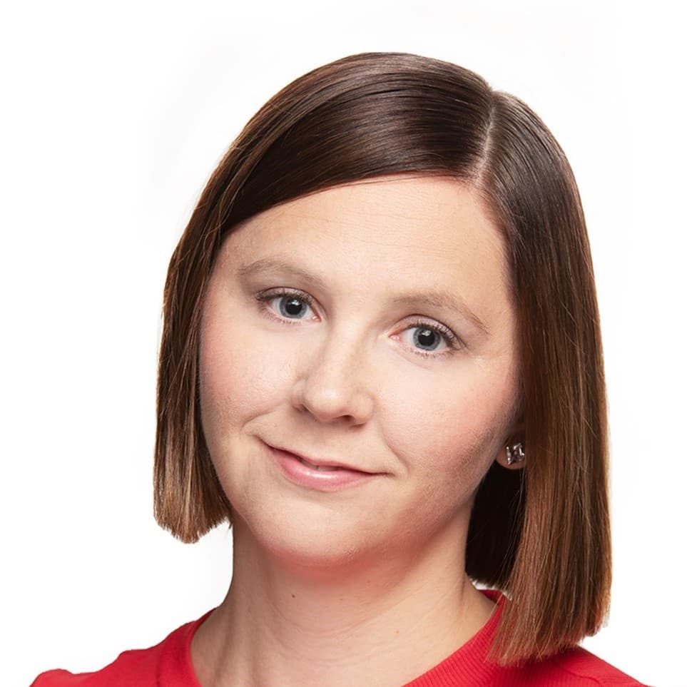 Reetta Sartoneva, Lääketieteen tohtori — Pihlajalinna