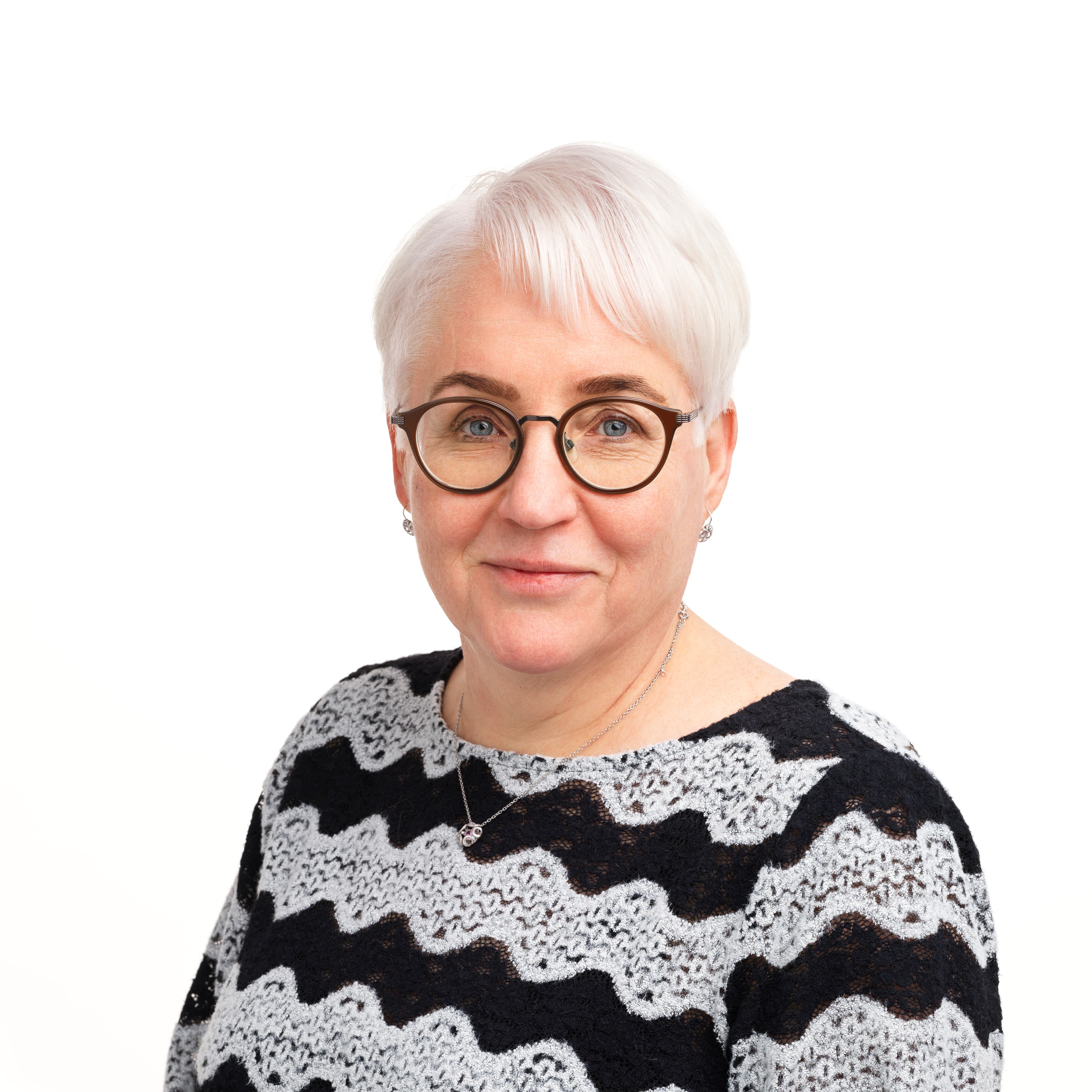 Pia Välimäki — Pihlajalinna