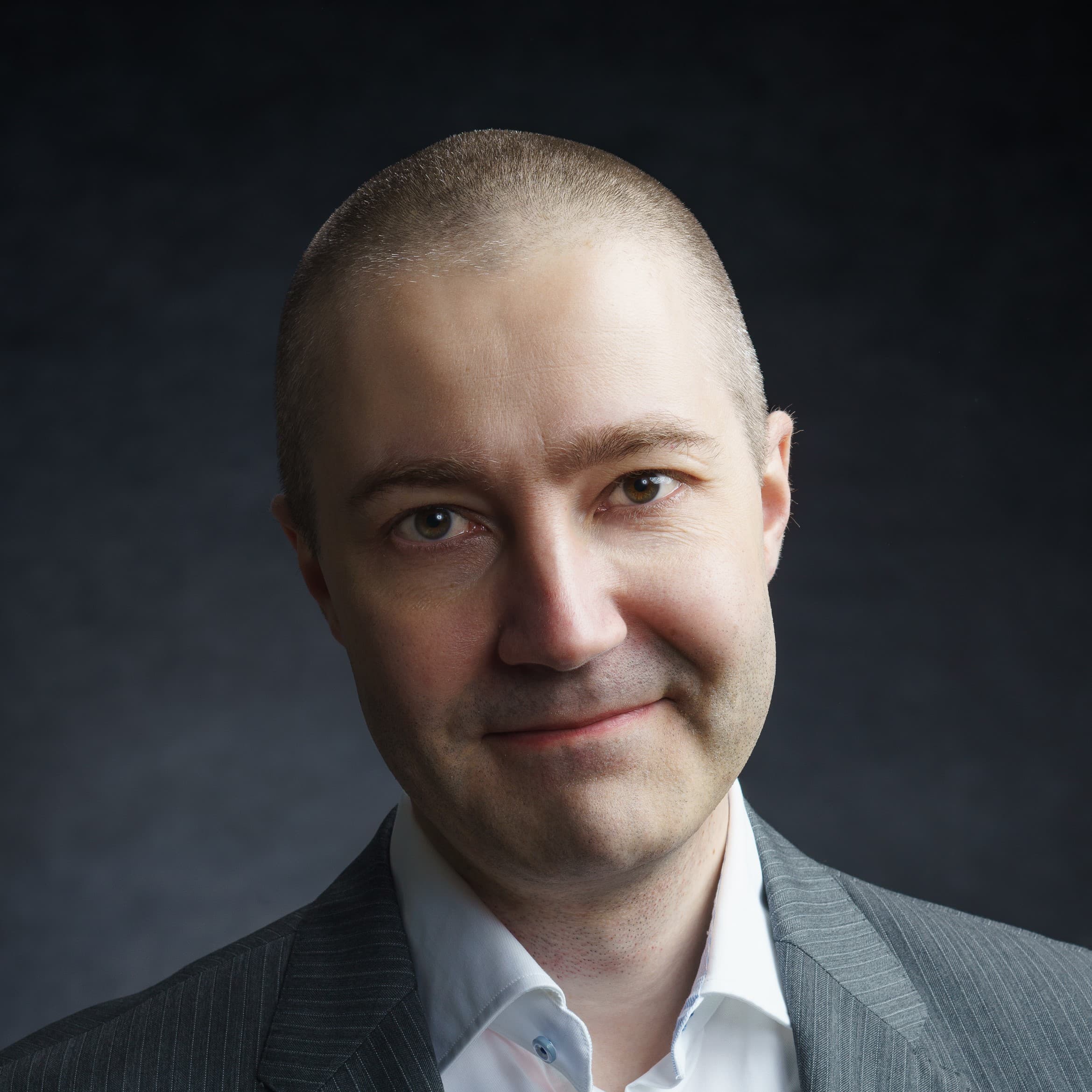 Marko Burmester, Lääketieteen lisensiaatti — Pihlajalinna