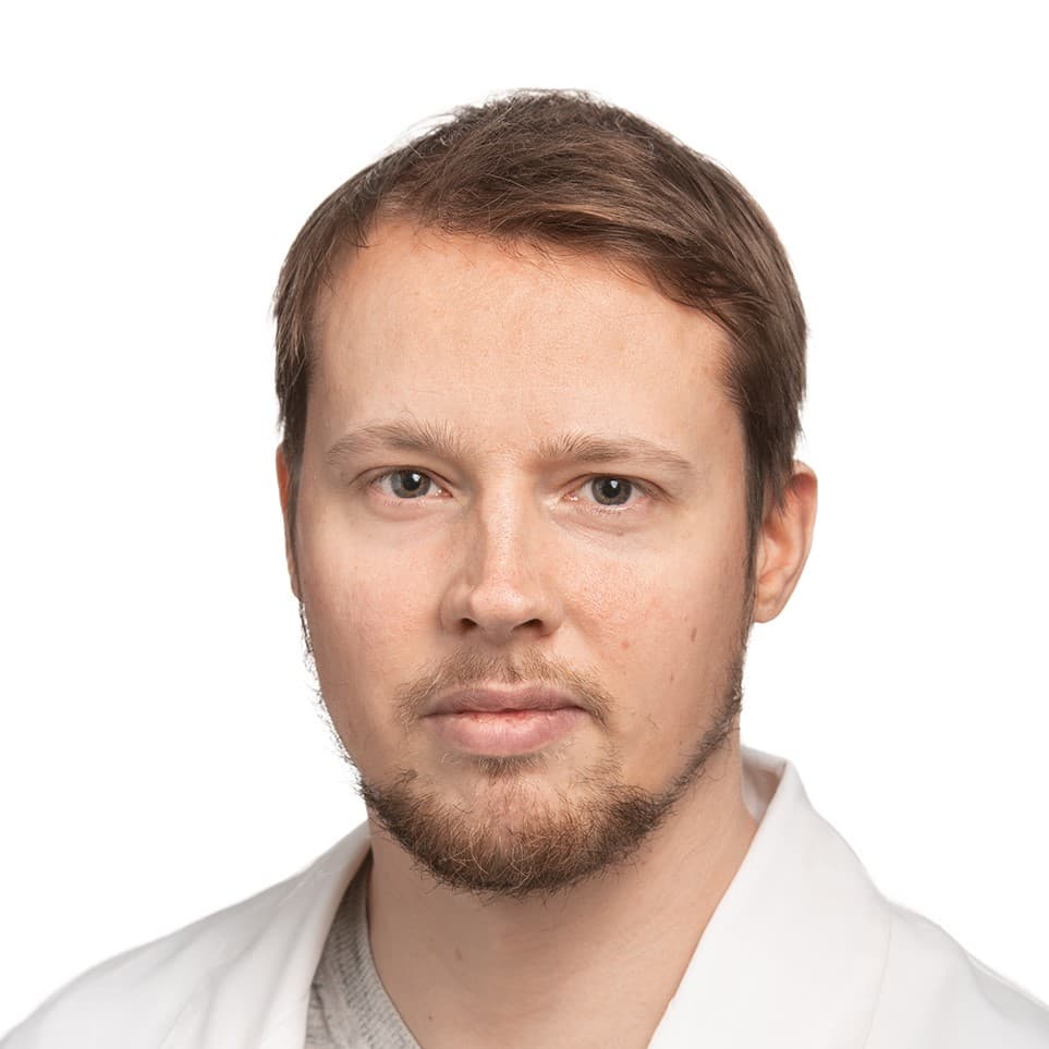 Jere Majamaa, Lääketieteen lisensiaatti — Pihlajalinna