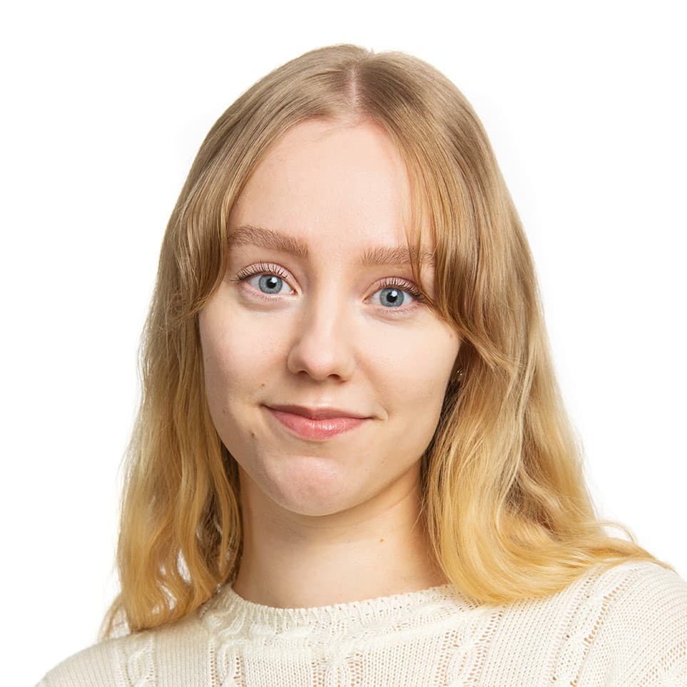 Jenna Mäkinen — Pihlajalinna